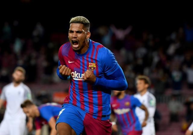 1736553935854057269.jpg tucap.jpg