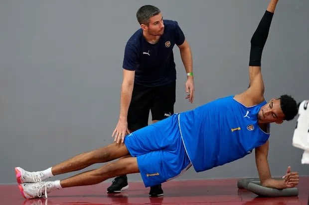 开云在线直播-队记：文班亚马在科学增肌&amp;以贾巴尔为标杆 后者打了20个赛季