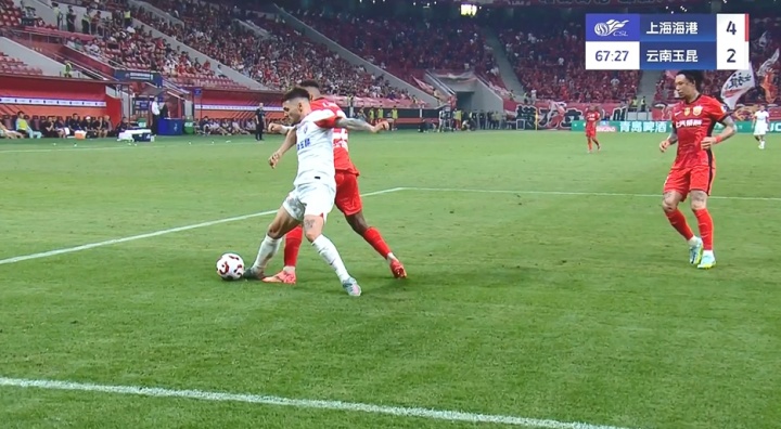开云体育-第65分钟，约尼查禁区内被茹萨踢倒，裁判未有表示，VAR未介入