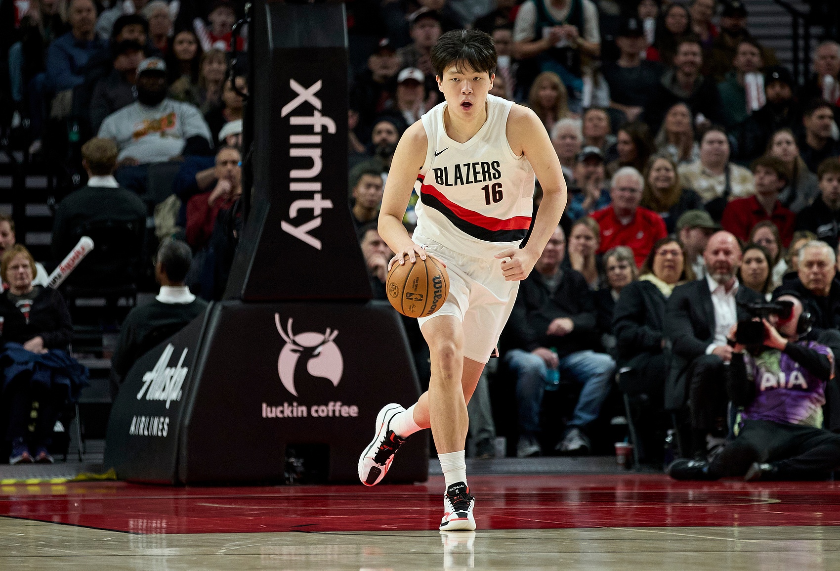 开云体育-拓媒：别让夏普发边线球了 也就火箭没绝杀 应让传球好的杨瀚森发