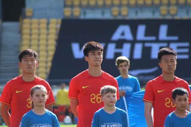 开云下载网址-吴少聪今夏首选租借波兰超 暂以散步康复下月动球