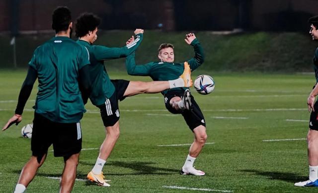 开云官网-折腾之旅与热身赛过后，拜仁还差一场登基“六冠王”