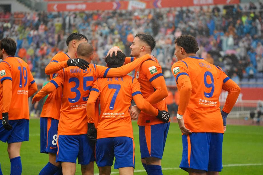 开云APP-中超-谢文能克雷桑破门 山东泰山战胜北京国安