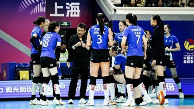 开云体育-“忘记过去”成就上海女排关键一胜，与江苏队的决胜场“攻心”为上|蔡斌|江苏女排|比赛|球迷|队员_新浪新闻